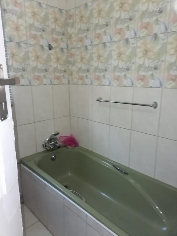 2 Bedroom Property for Sale in Kwa Nobuhle Eastern Cape